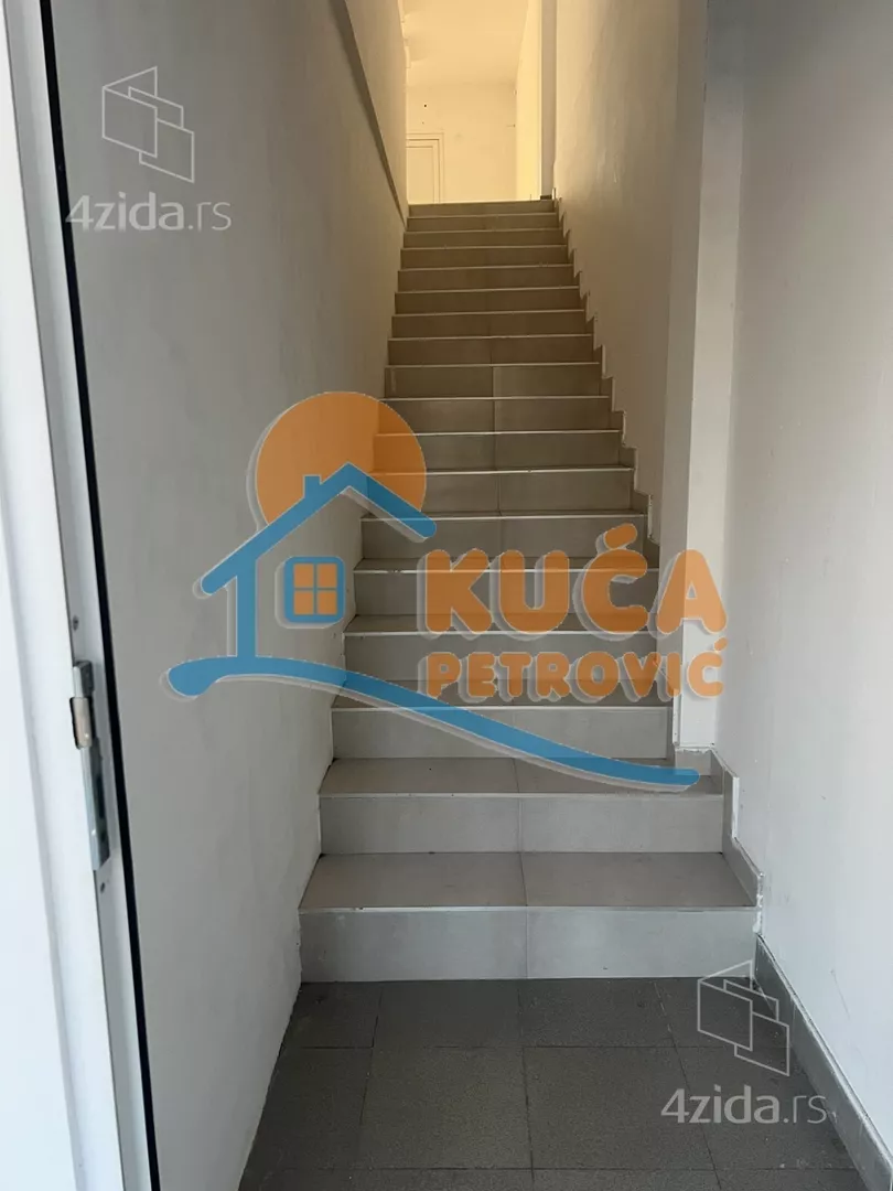 Lokal | 4zida