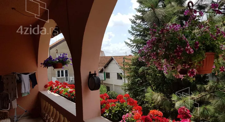 3-etažna kuća | 4zida