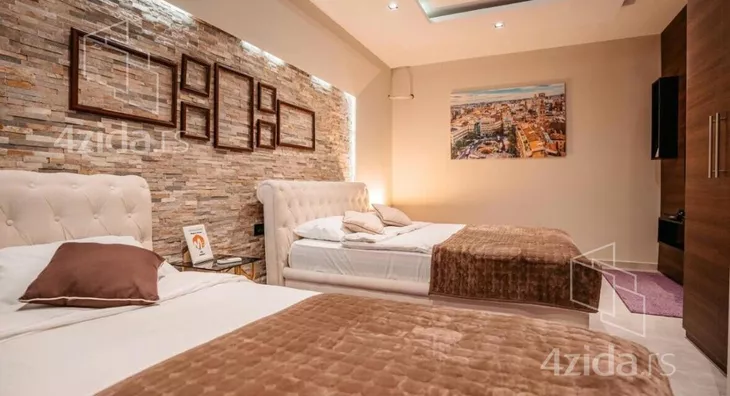 Turistički objekat | 4zida