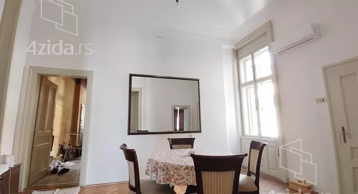 Šestosoban stan | 4zida