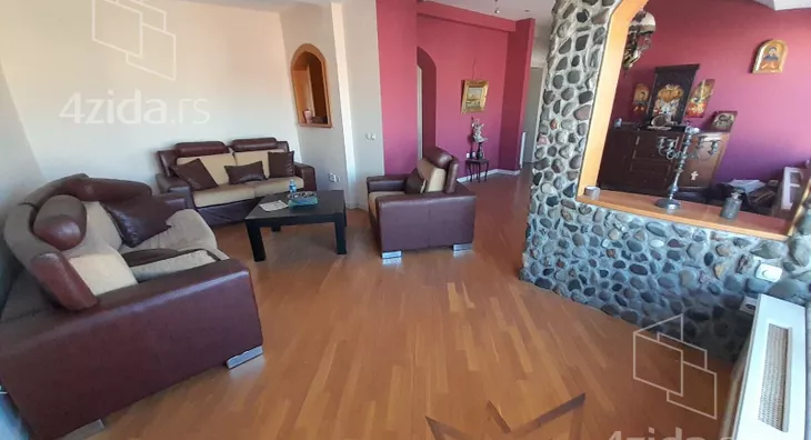 Petosoban stan | 4zida