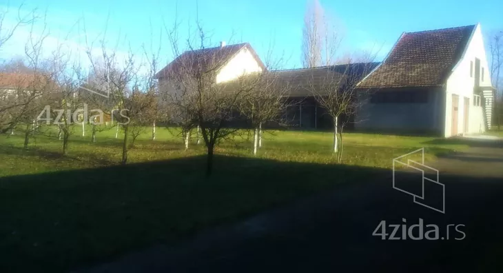 Poslovna zgrada | 4zida