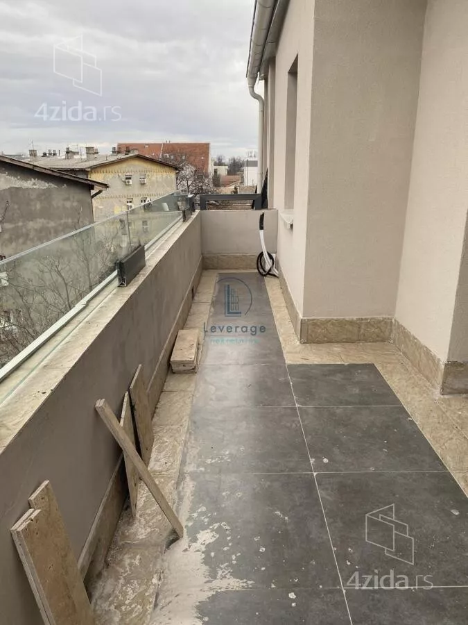 Petosoban stan | 4zida