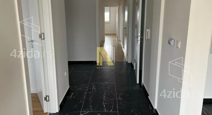 Četvoroiposoban stan | 4zida