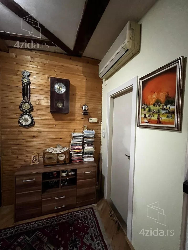 Šestosoban stan | 4zida