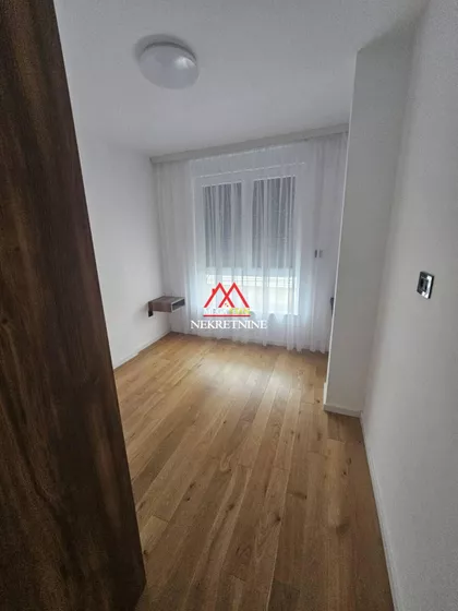 Jožef Atile | 4zida.rs