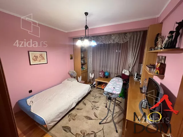 Petosoban stan | 4zida