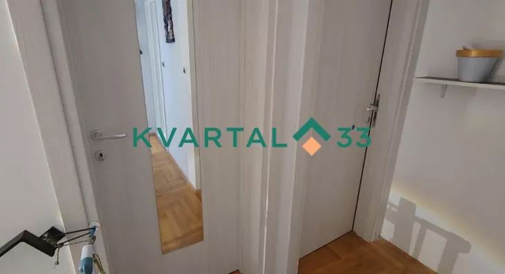 Četvoroiposoban stan | 4zida