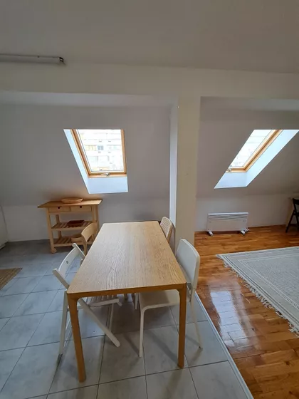 Ustanička | 4zida.rs