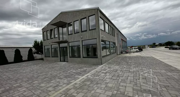 Poslovna zgrada | 4zida