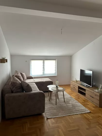 Generala Milojka Lešjanina 65 | 4zida.rs