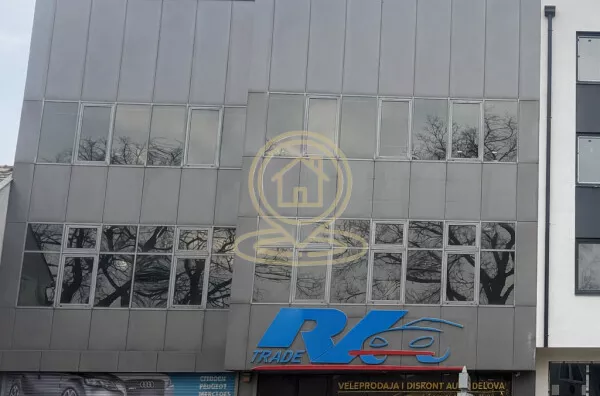 Poslovna zgrada | 4zida