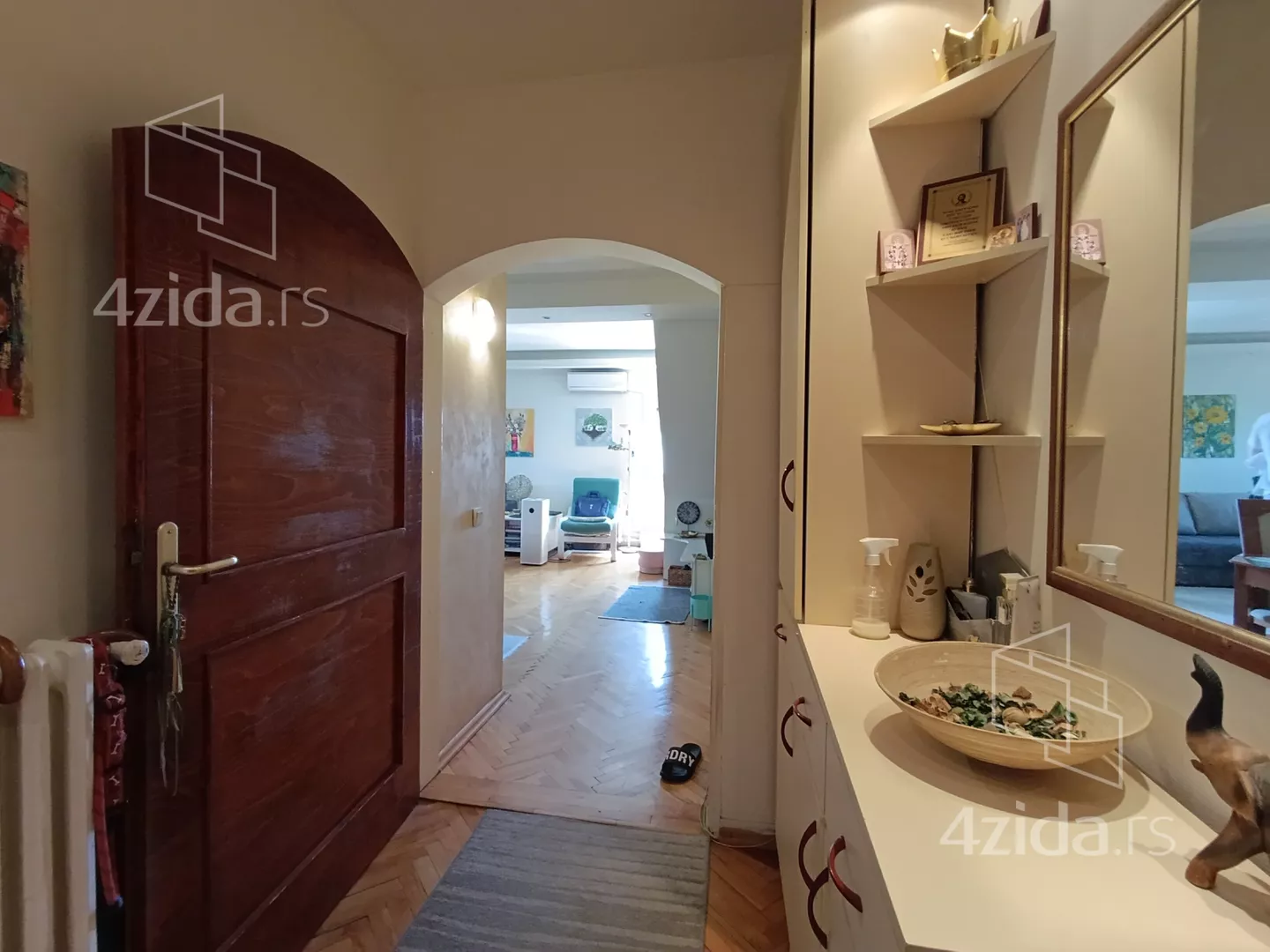 Troiposoban stan | 4zida