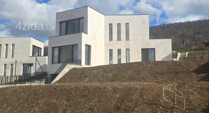 3-etažna kuća | 4zida