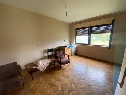 Stari Banovci | 4zida.rs