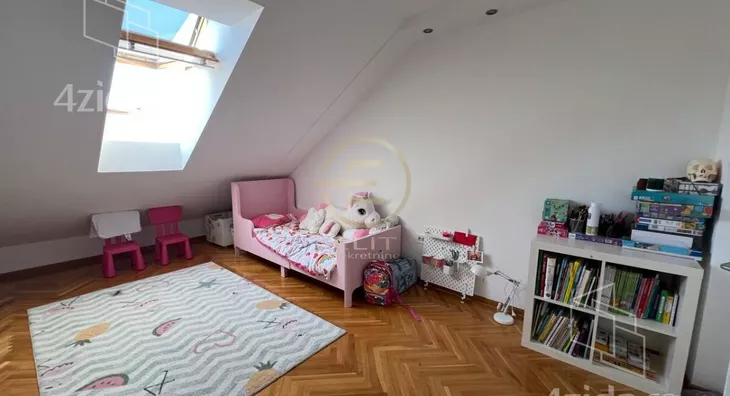 Četvoroiposoban stan | 4zida