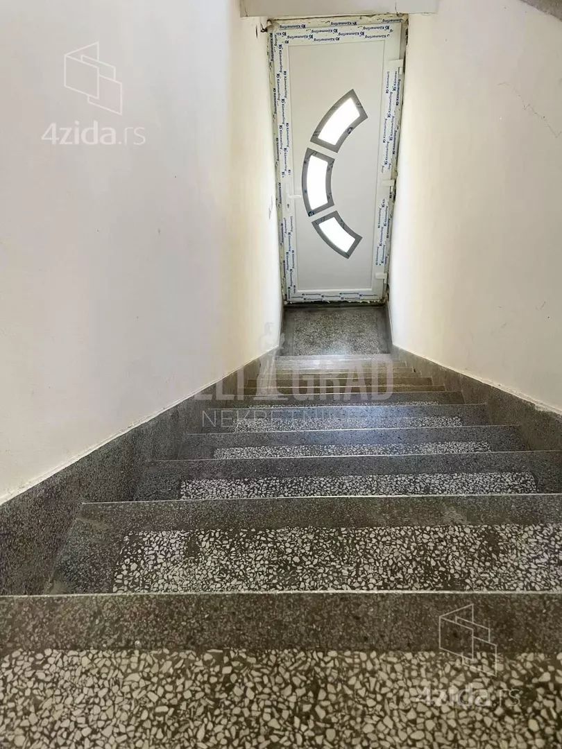 Četvoroiposoban stan | 4zida