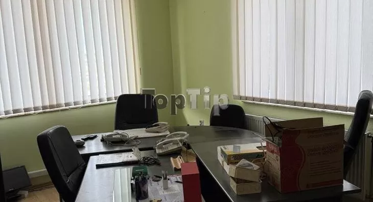 Poslovna zgrada | 4zida