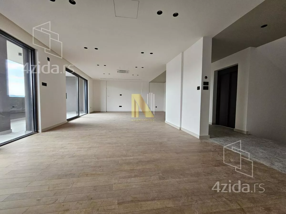 Petosoban stan | 4zida