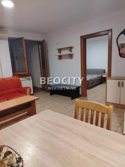 Petra Drapšina | 4zida.rs
