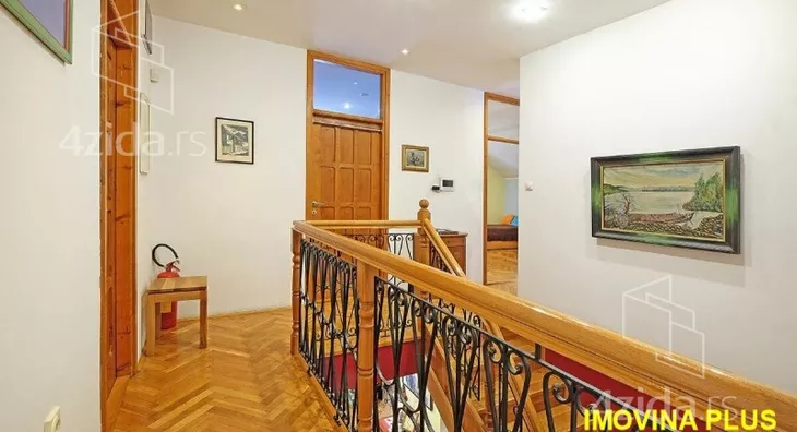 Šestosoban stan | 4zida