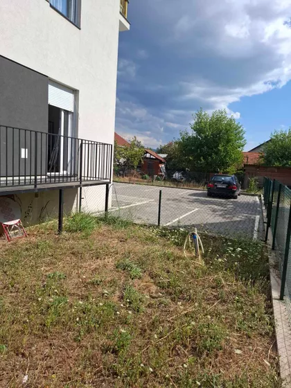 Taska Uzunovića 19b | 4zida.rs