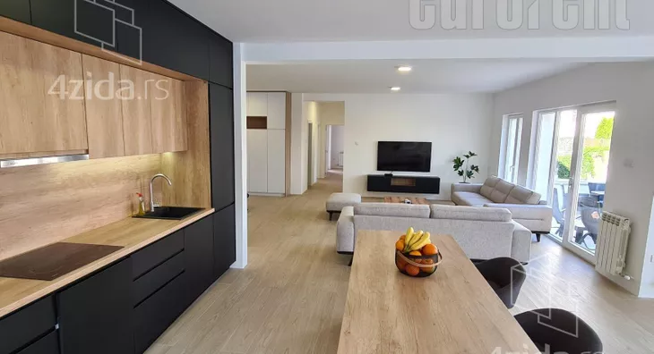 Šestosoban stan | 4zida