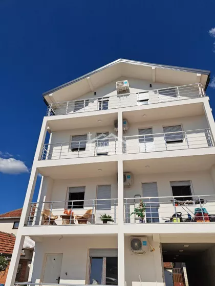 Vuka Karadžića | 4zida.rs