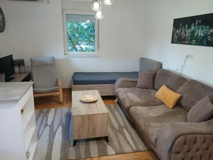 Univerzijade 36B | 4zida.rs