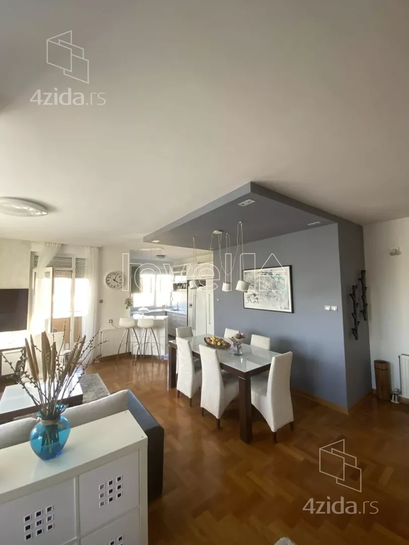 Šestosoban stan | 4zida