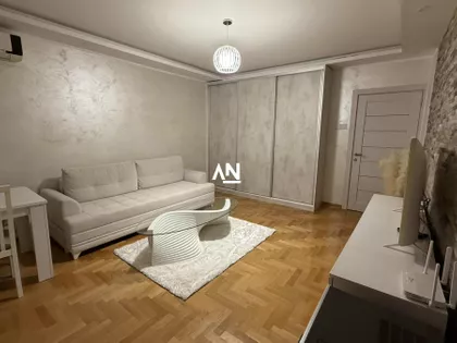 Pariske komune | 4zida.rs