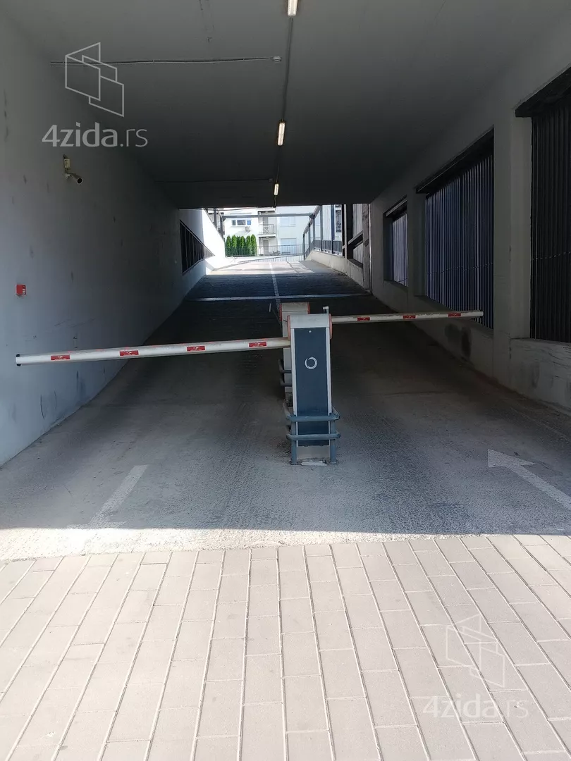 Parking | 4zida