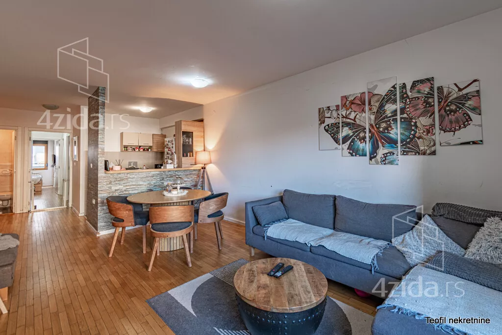 Troiposoban stan | 4zida