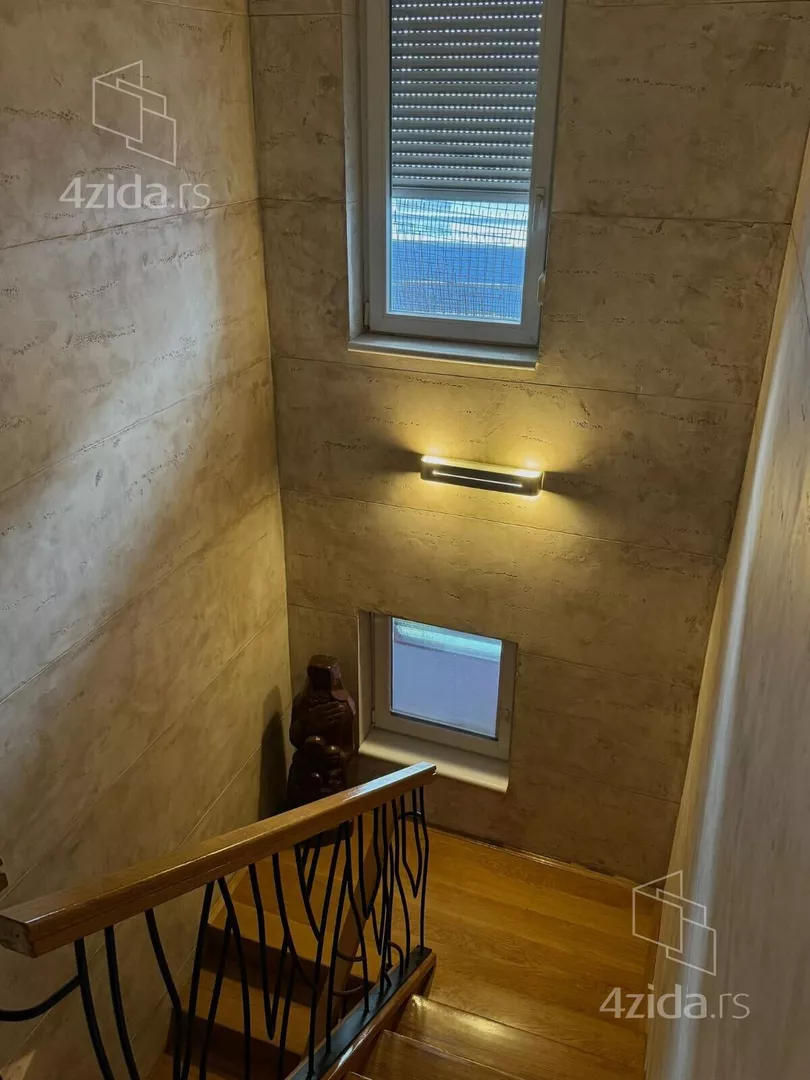 Četvoroiposoban stan | 4zida