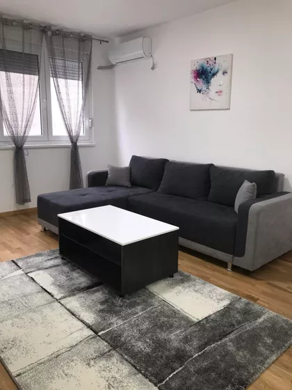 Gundulićeva | 4zida.rs
