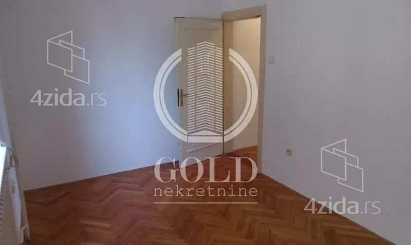 Četvoroiposoban stan | 4zida
