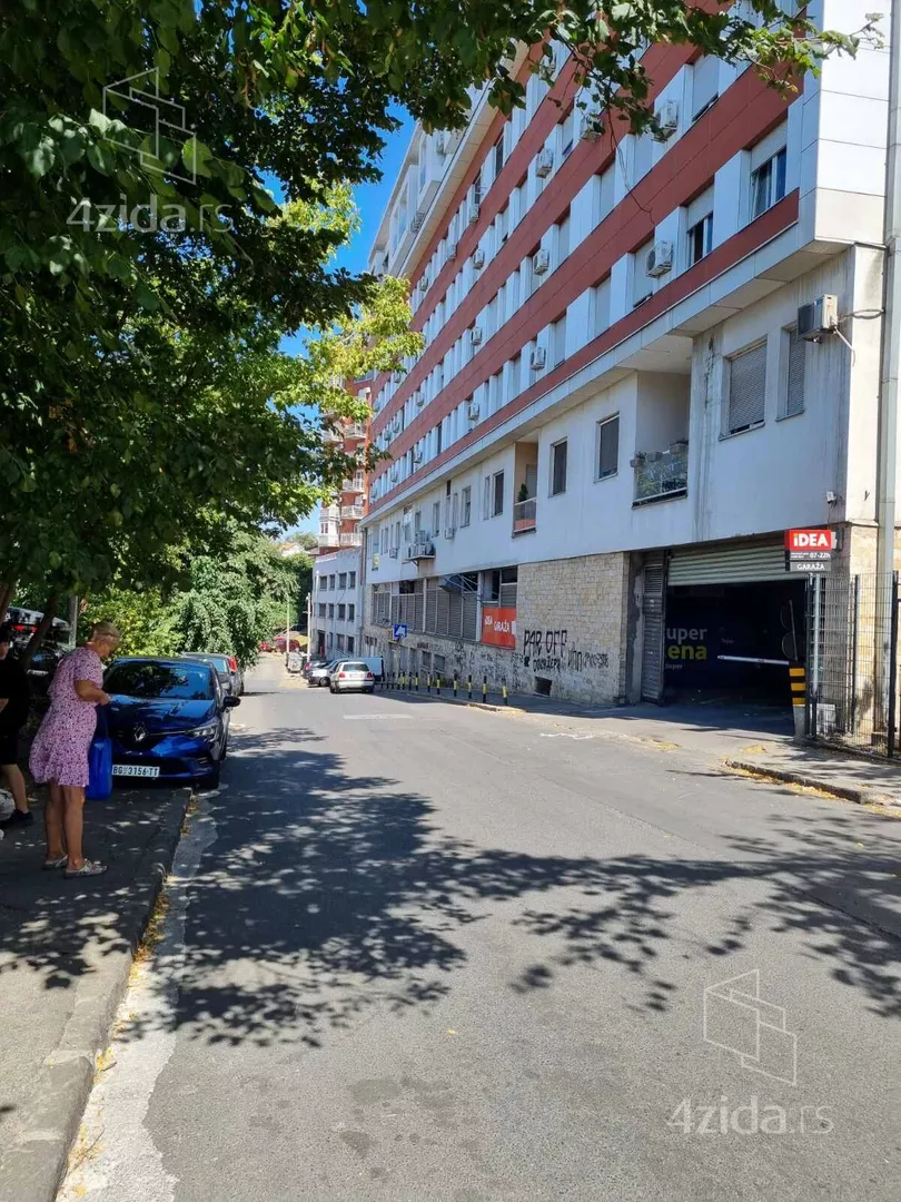 Garaža | 4zida