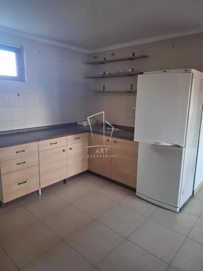 Sutjeska 8 | 4zida.rs