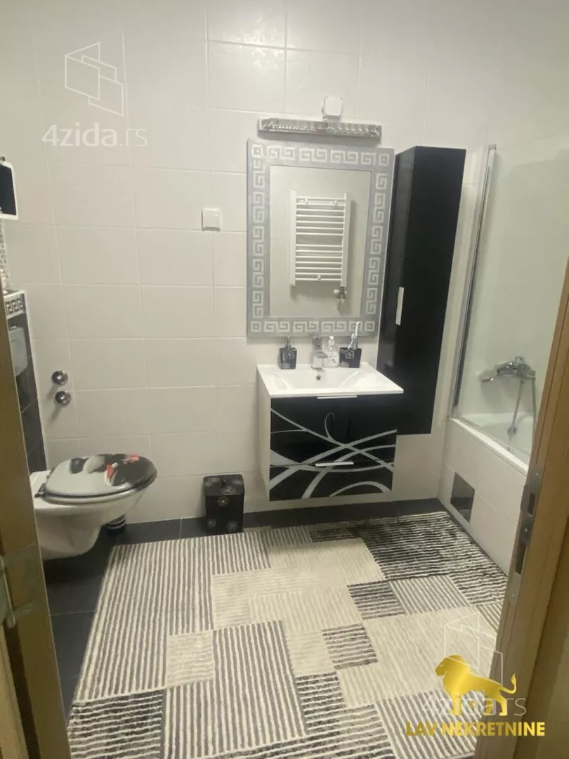 Četvoroiposoban stan | 4zida