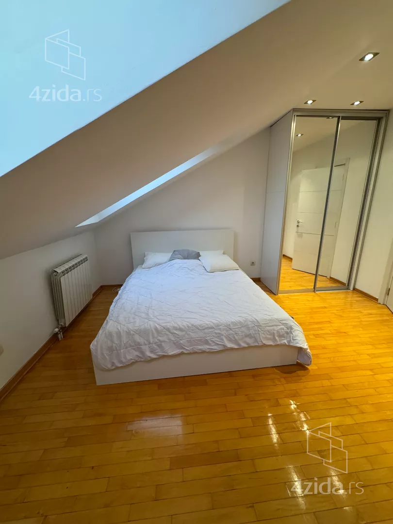 Četvoroiposoban stan | 4zida