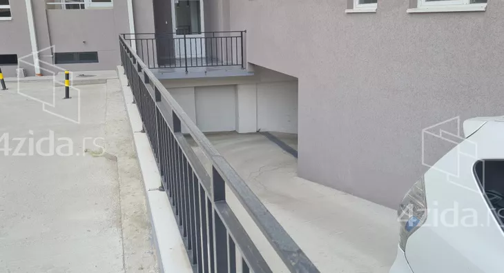 Parking | 4zida