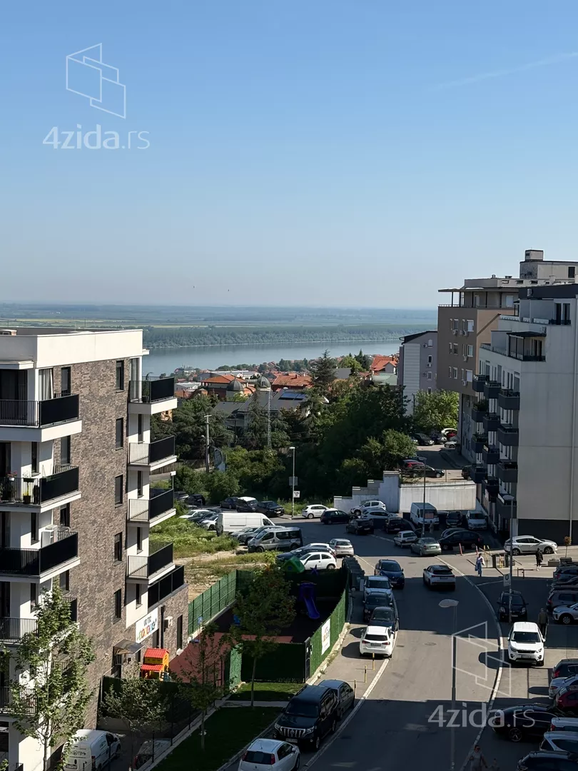 Šestosoban stan | 4zida
