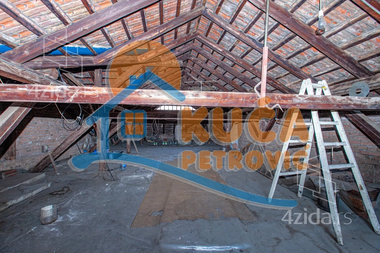 Lokal | 4zida