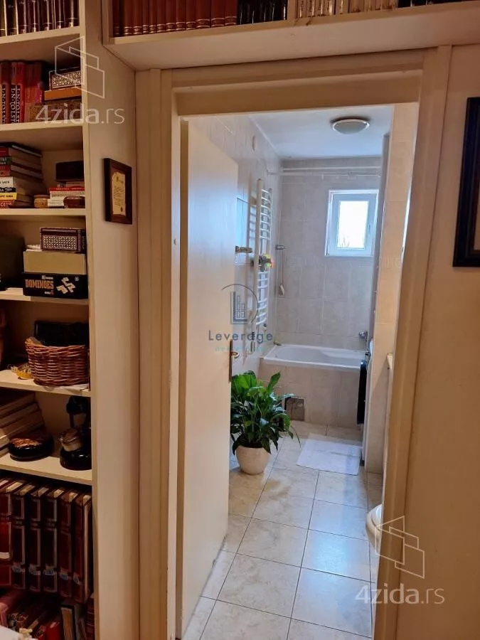 Četvoroiposoban stan | 4zida