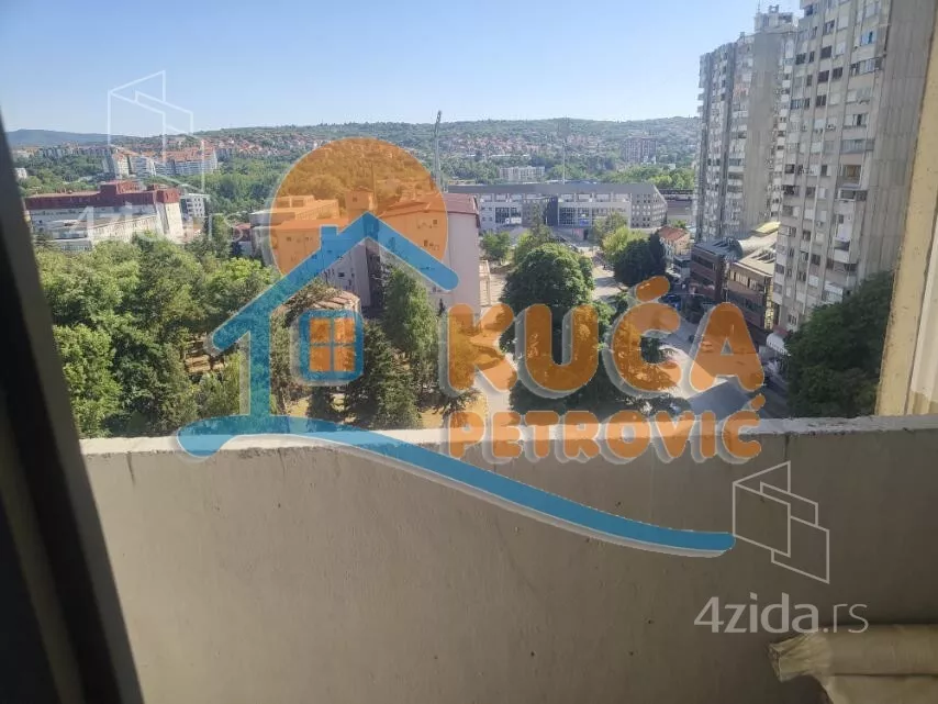 Troiposoban stan | 4zida