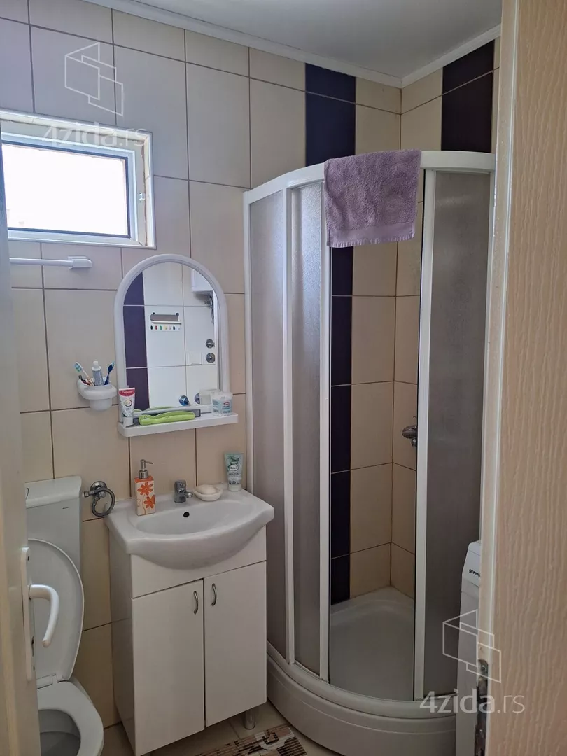 Četvoroiposoban stan | 4zida