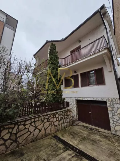 Denkova Bašta | 4zida.rs