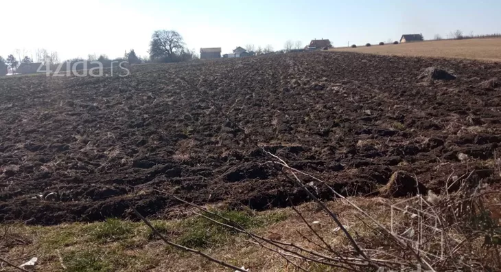 Građevinsko zemljište | 4zida