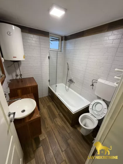 JUG BOGDANA | 4zida.rs