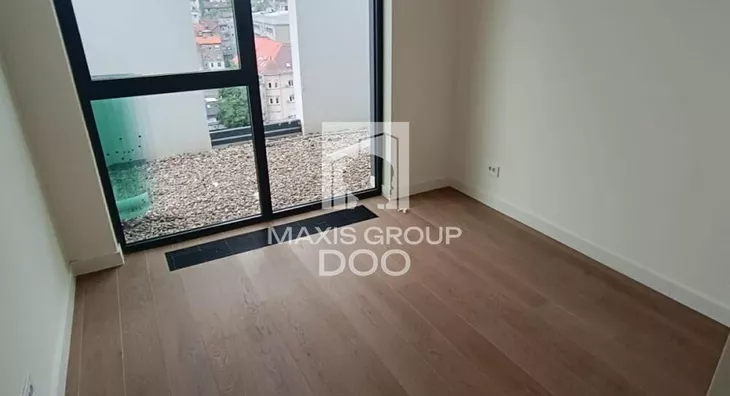 Šestosoban stan | 4zida